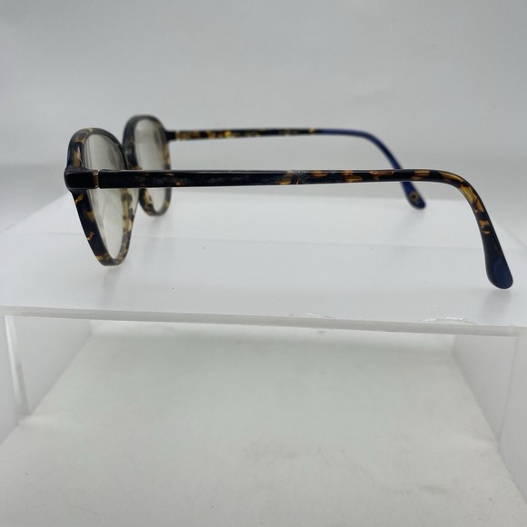 Elegant Tortoise and Blue Women's Sunglasses - Picture 4 of 16